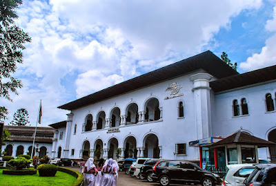 Tempat Wisata Budaya Terpopuler di Bandung 7 Tempat Wisata Budaya Terpopuler di Bandung untuk Wisatawan